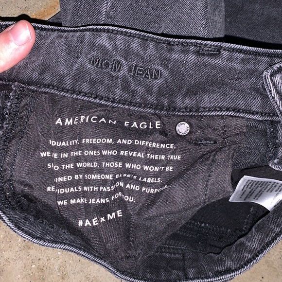 SOLD to Plato’s - Picture 8 of 9